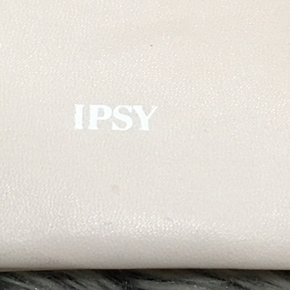 IPSY March 2021 Glam Bag List! - Picture 4 of 4